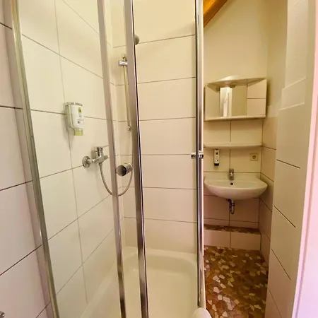 Am Lindenhof 2* Hanóver