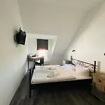 Am Lindenhof מלון