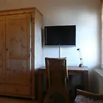Am Lindenhof 2* הנובר