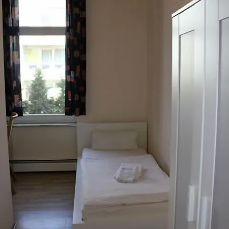 Otel Am Lindenhof 2*