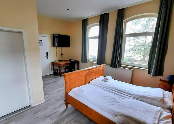 Hotel Am Lindenhof 2*