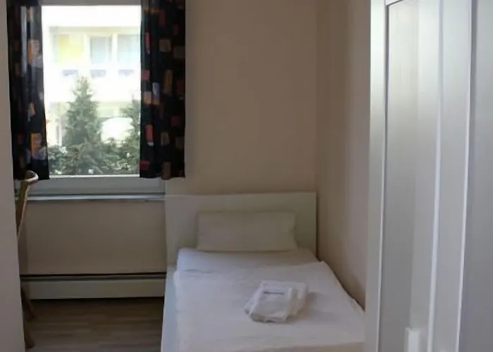 Szálloda Am Lindenhof 2*