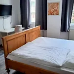 Am Lindenhof 2*